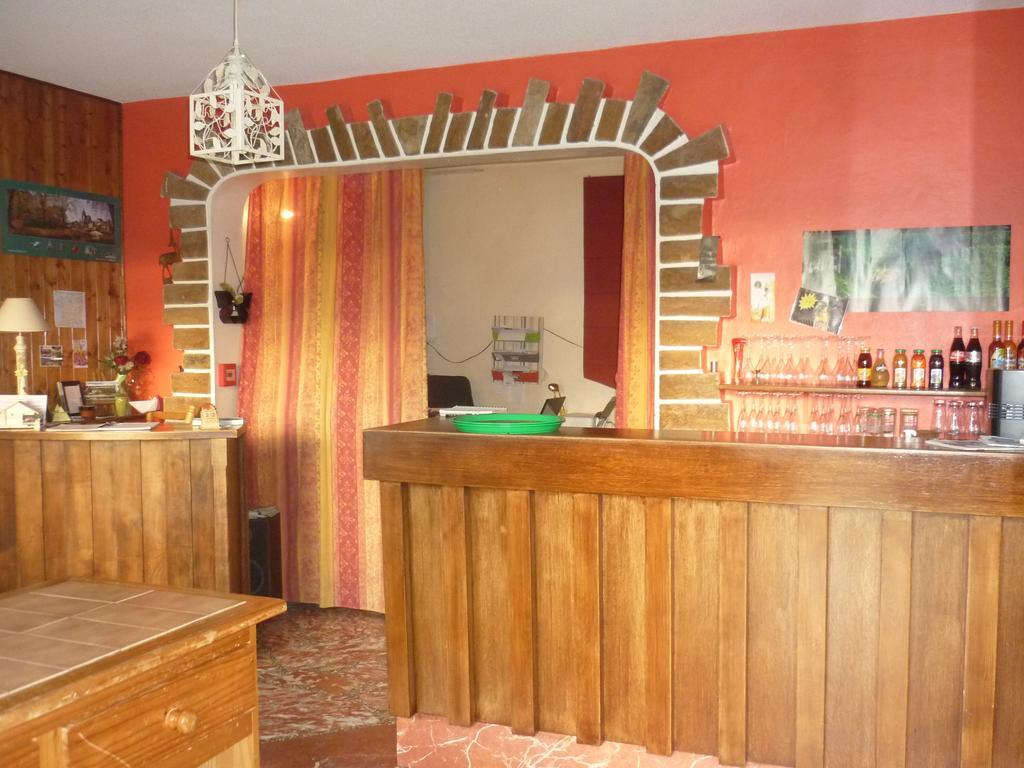 Hotel Restaurant La Chaumiere Du Lac แคลวูซ์-เลส์-ลาคส์ ภายนอก รูปภาพ